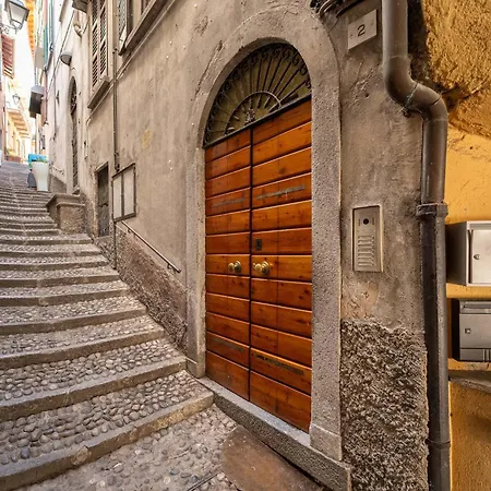 Cavour Charming Terrace Apartment Bellagio
